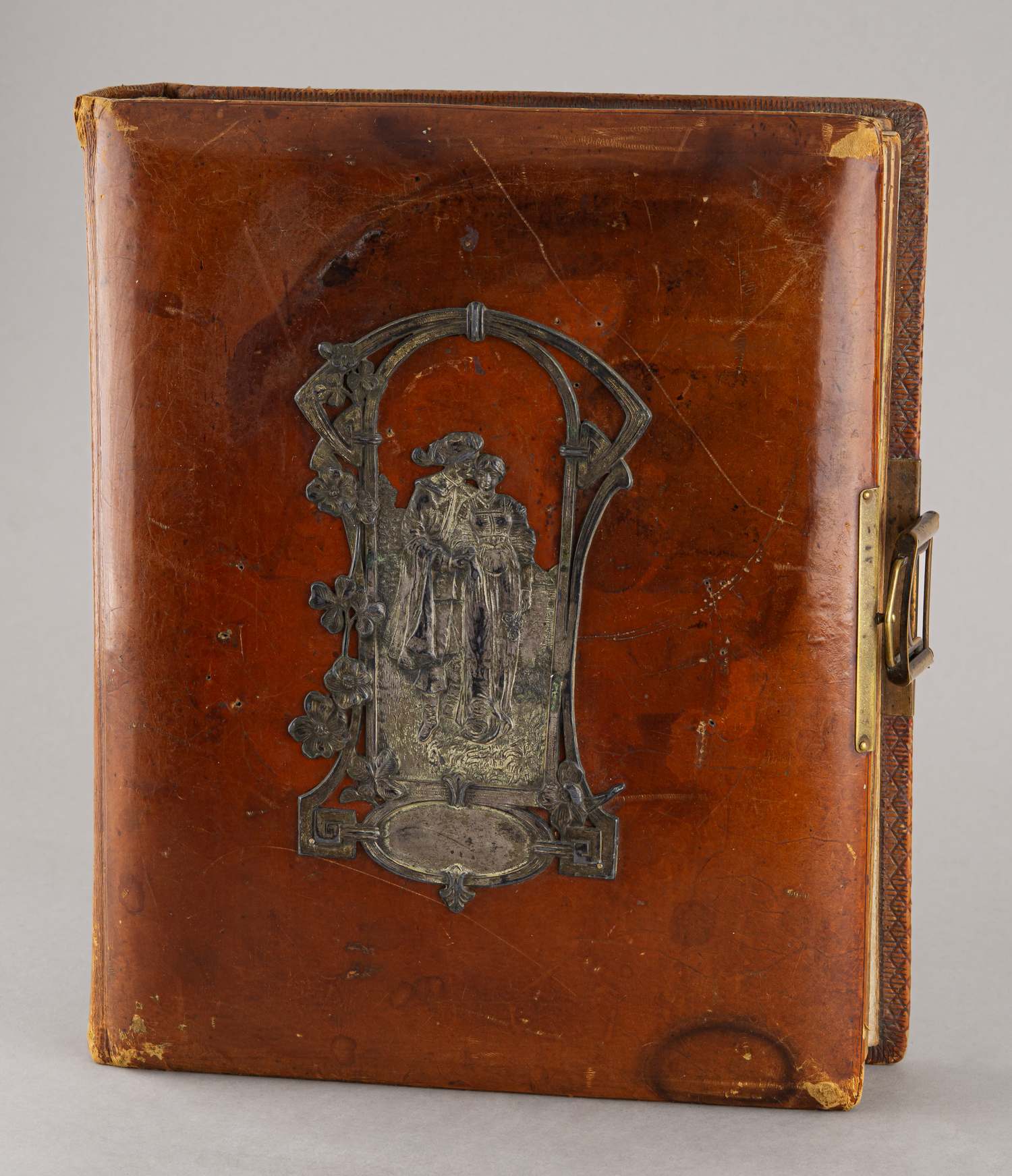 Альбом для фотографий с хромолитографиями. Западная Европа, конец XIX-начало XX века.