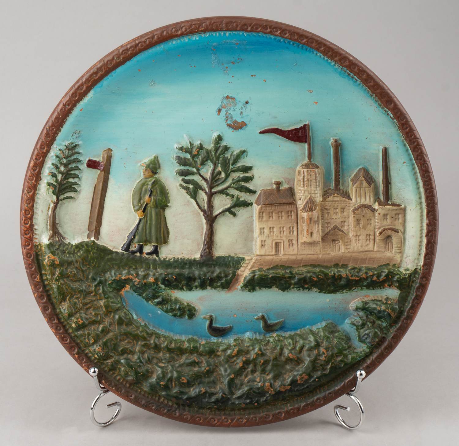 (Агиткерамика) Блюдо «На границе».  БССР, Браславский р-н, Артель Кастрычнiк, 1930-е годы.