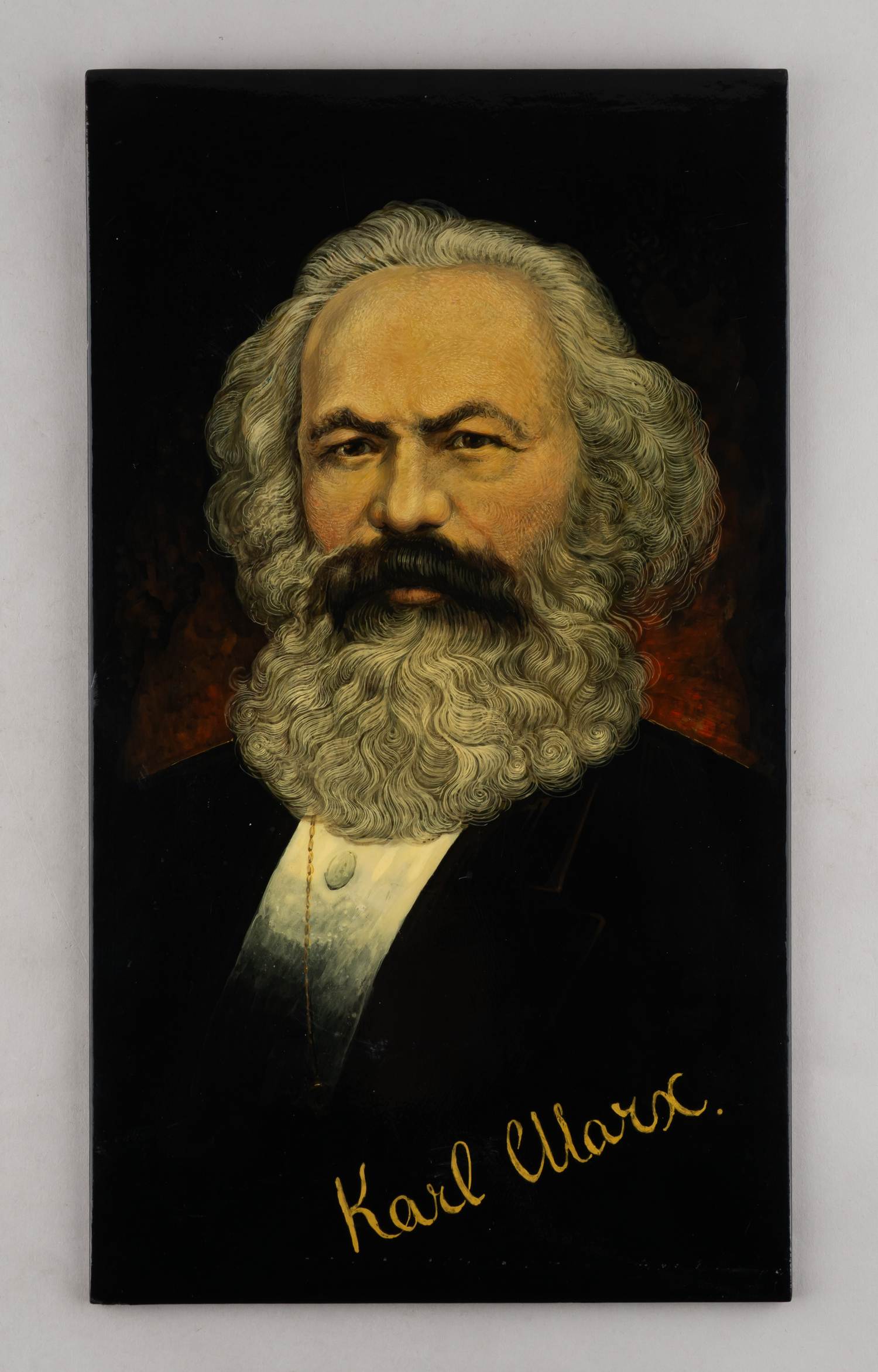 (Генерал-лейтенанту В.И. Быченко) Панно с  изображением Карла Маркса. СССР, Федоскино, 1980.