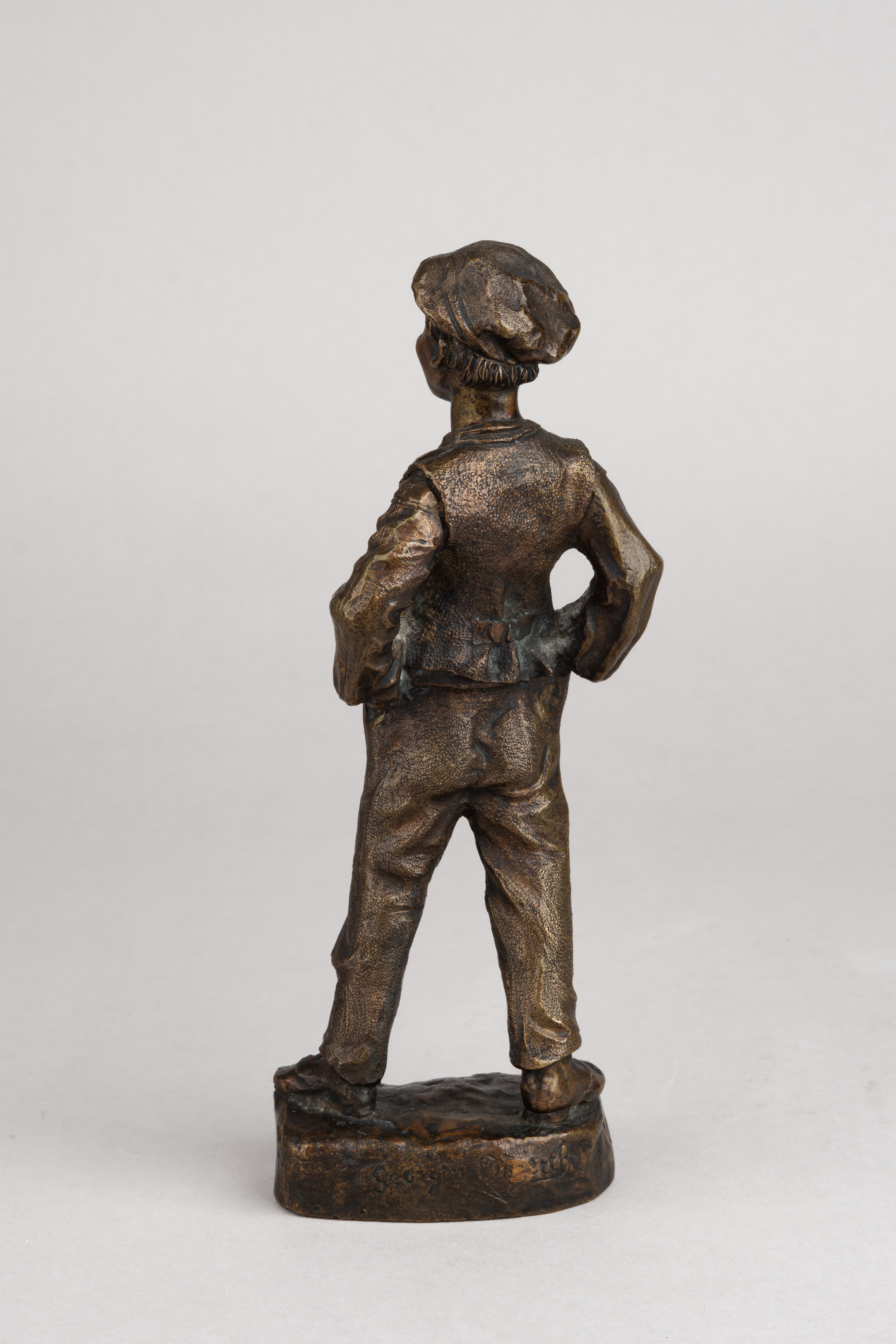 Скульптура «Гаврош». (Роман Виктора Гюго «Отверженные».) Франция, скульптор Жорж Омерт (Georges Omerth), конец XIX - начало XX века.