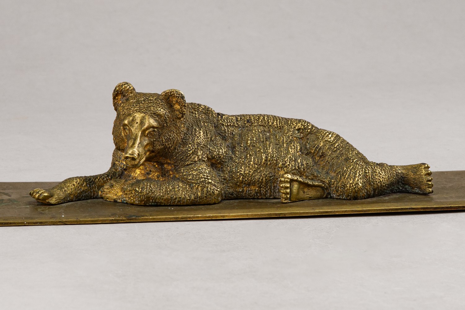 Линейка «Лежащая медведица». Россия, автор модели Николай Либерих (?), конец XIX - начало ХХ века.