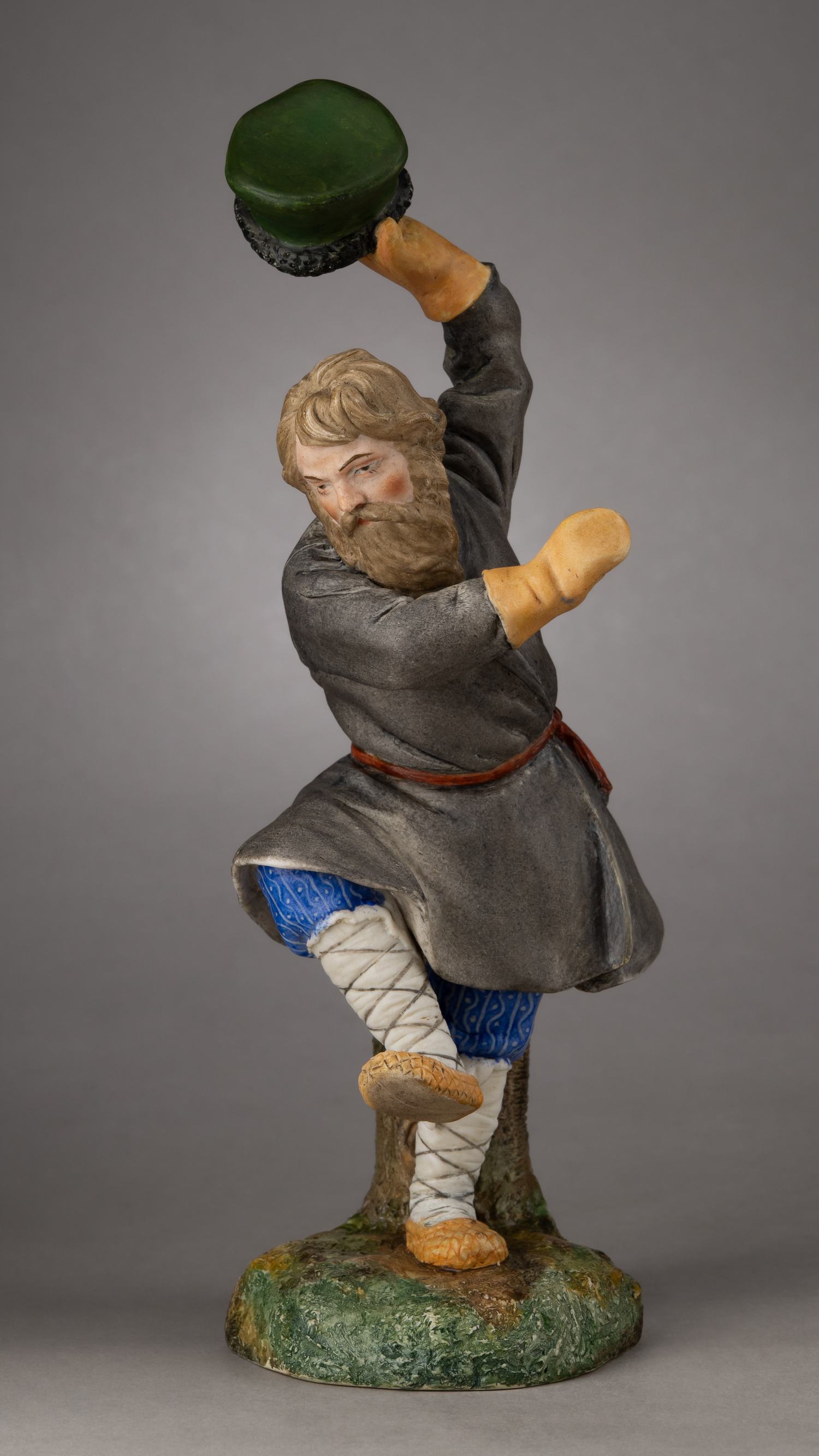 (Попов) Скульптура «Пляшущий крестьянин». 
Россия, завод А.Г. Попова,  1840–1860-е годы.