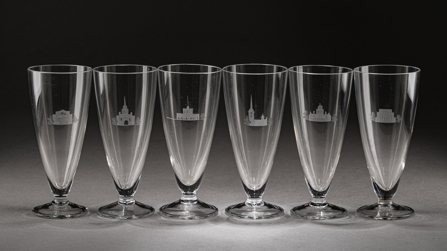 (ЛЗХС. Юрген) Шесть рюмок «Архитектура Ленинграда». СССР, Ленинградский завод художественного стекла, автор Л.О. Юрген, 1960-е годы.