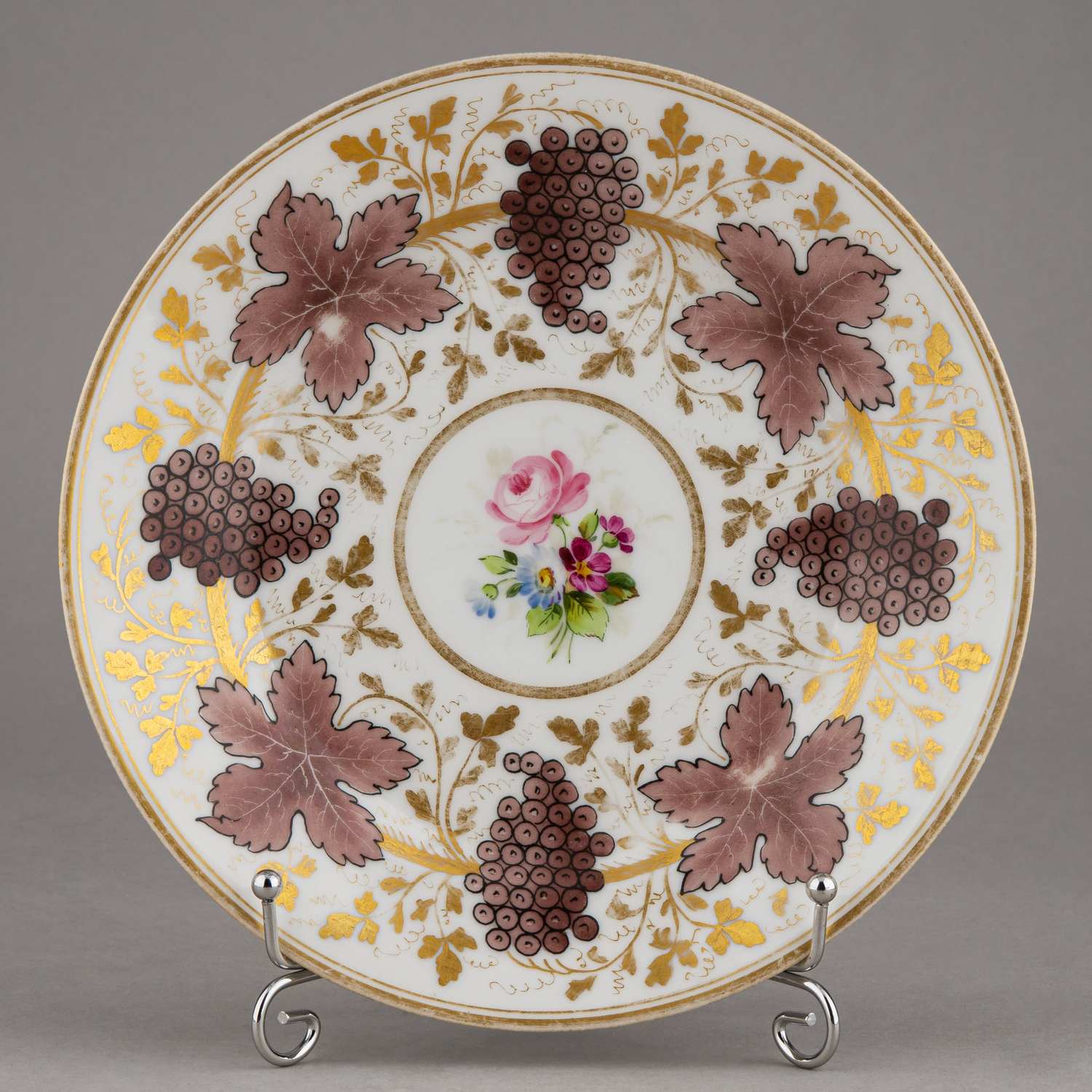 (Корбиевский сервиз) Тарелка из Корбиевского сервиза.
Россия, Императорский фарфоровый завод, 1911.