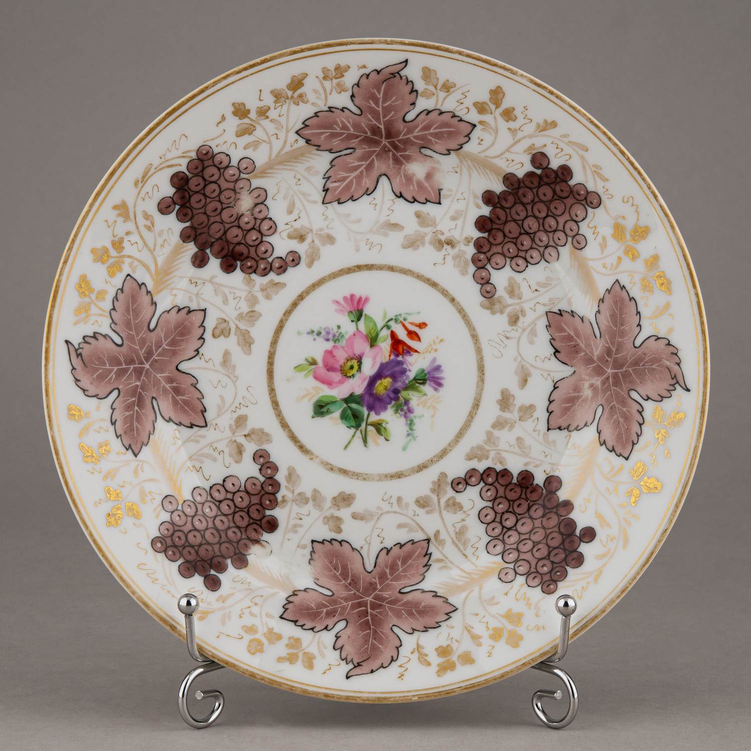 (Корбиевский сервиз) Тарелка из Корбиевского сервиза.
Россия, Императорский фарфоровый завод, 1909.