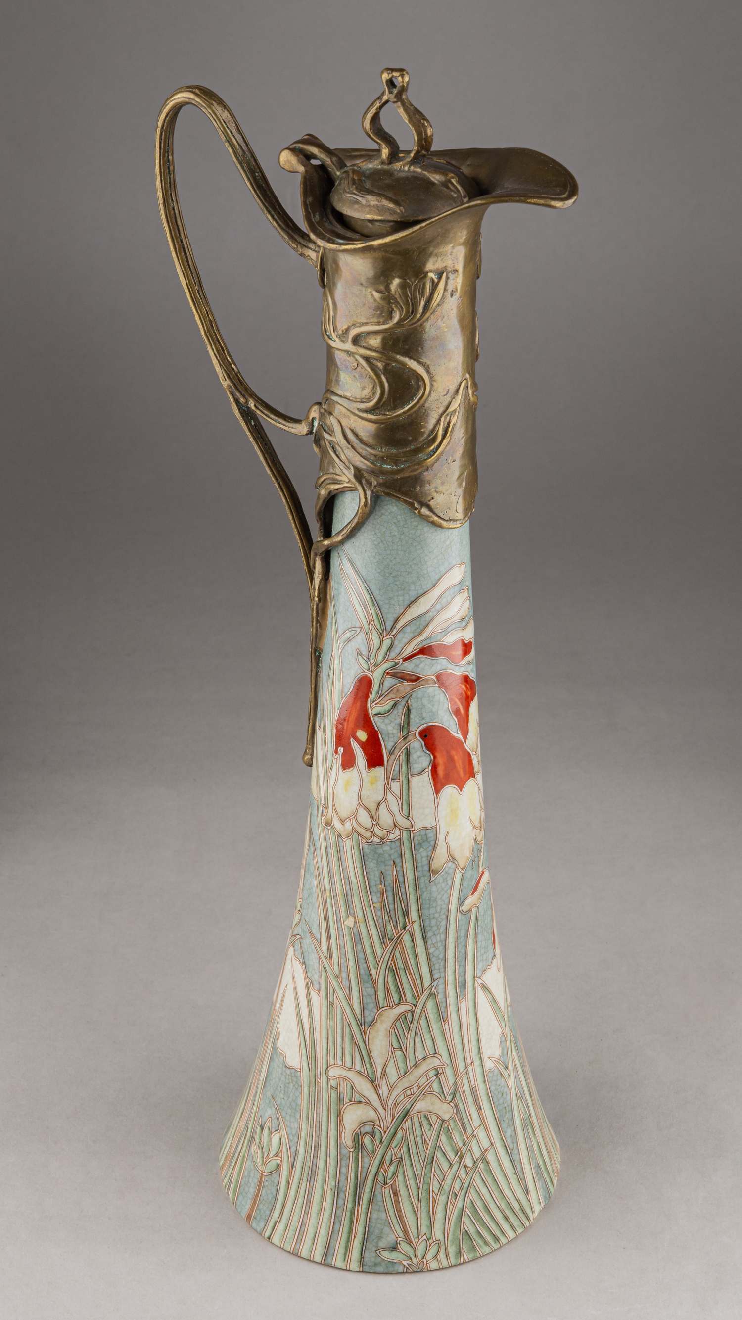 Кувшин в стиле модерн в бронзовой оправе. 
ХХ век.