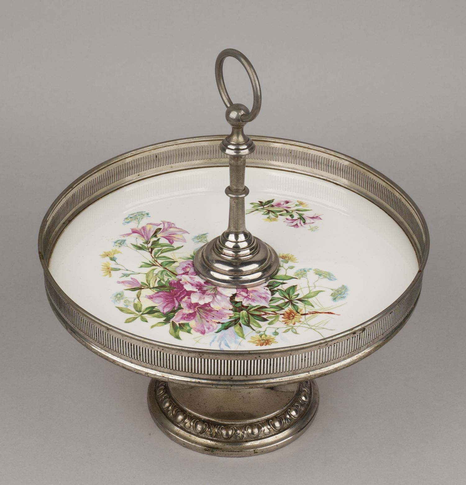 Ваза для фруктов и десерта.  Германия, фабрика Max Dannhorn A.G, 1895-1921 годы.