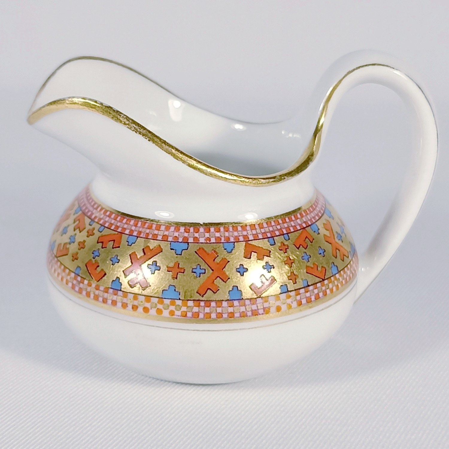 (Корниловы) Сливочник с орнаментом в русском стиле.
Российская Империя, Санкт-Петербург, Завод Братьев Корниловых, 1890-1900-е годы.