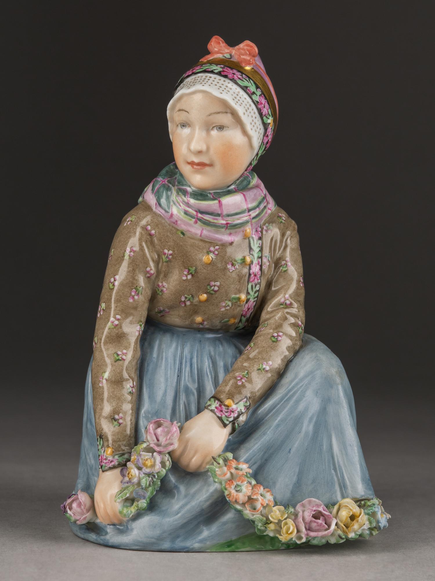 (Royal Copenhagen) Скульптура «Девочка из Фанё» (из серии «Национальные типажи»).  Дания, Royal Copenhagen, Мартин-Хансен, К., 1920-е годы.