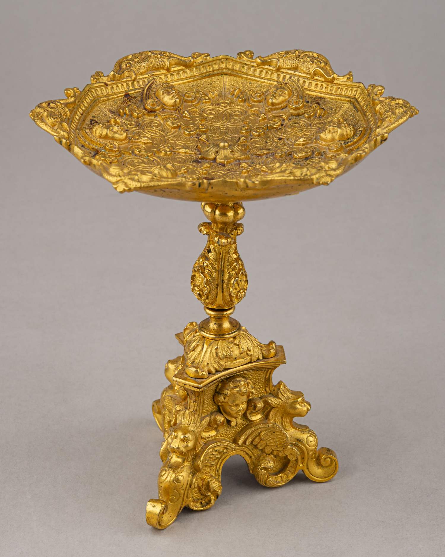 Ваза в стиле неоренессанс.  Первая половина XIX века.