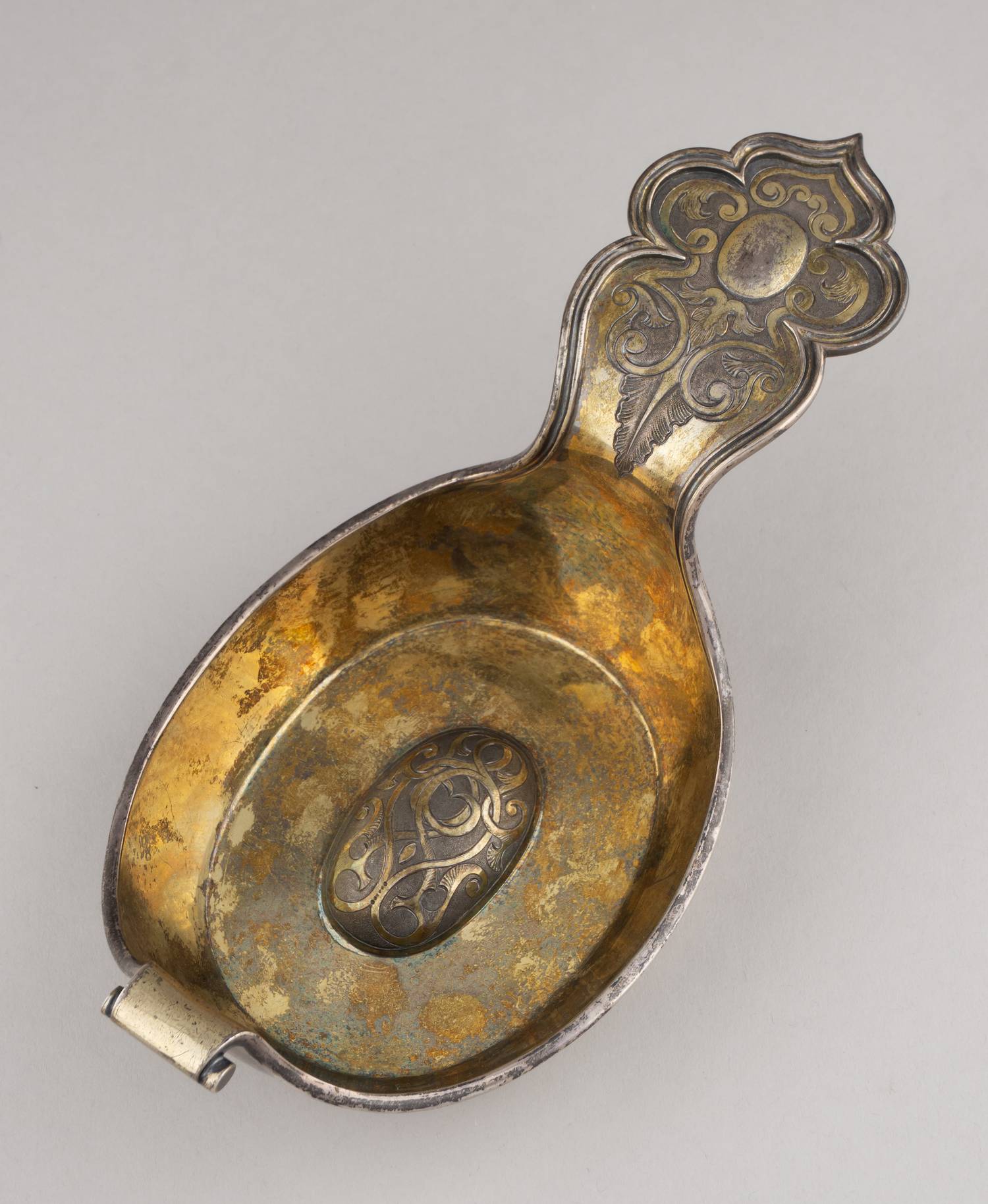 Ковш чеканный в русском стиле. 
Россия, Санкт-Петербург,  фирма П. Сазикова, 1849.