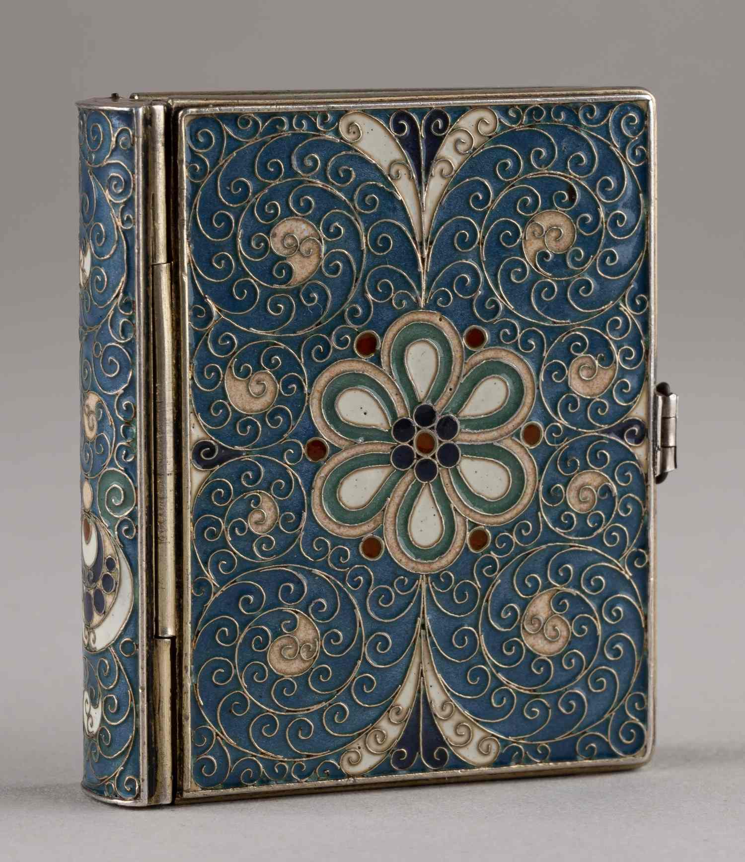 (В музеях Кремля) Евангелие от Марка в эмалевом переплете. Россия, Москва, Императорское Строгановское училище, 1907-1910 гг.