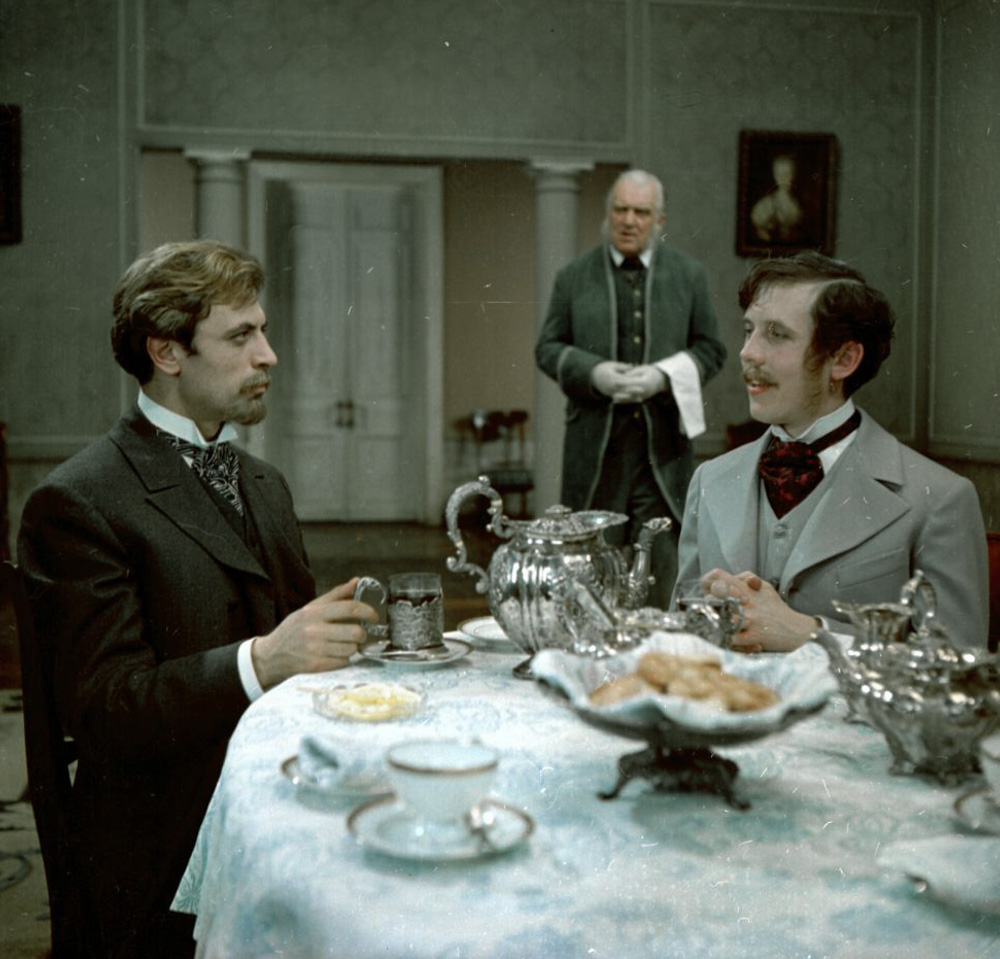 Подстаканник с изображением сказочного сюжета «Снегурочка».
Россия, Москва, мастер-монограммист «ТХ», 1899–1908 годы.