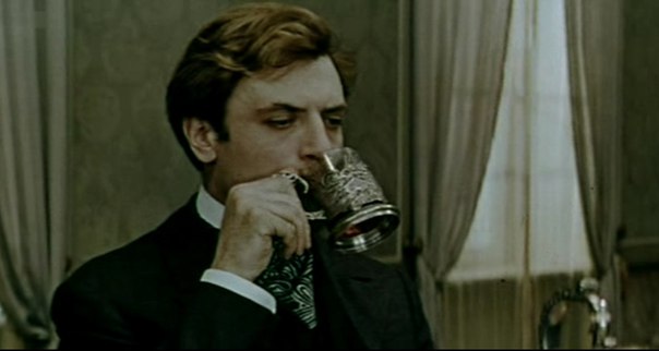 Подстаканник с изображением сказочного сюжета «Снегурочка».
Россия, Москва, мастер-монограммист «ТХ», 1899–1908 годы.