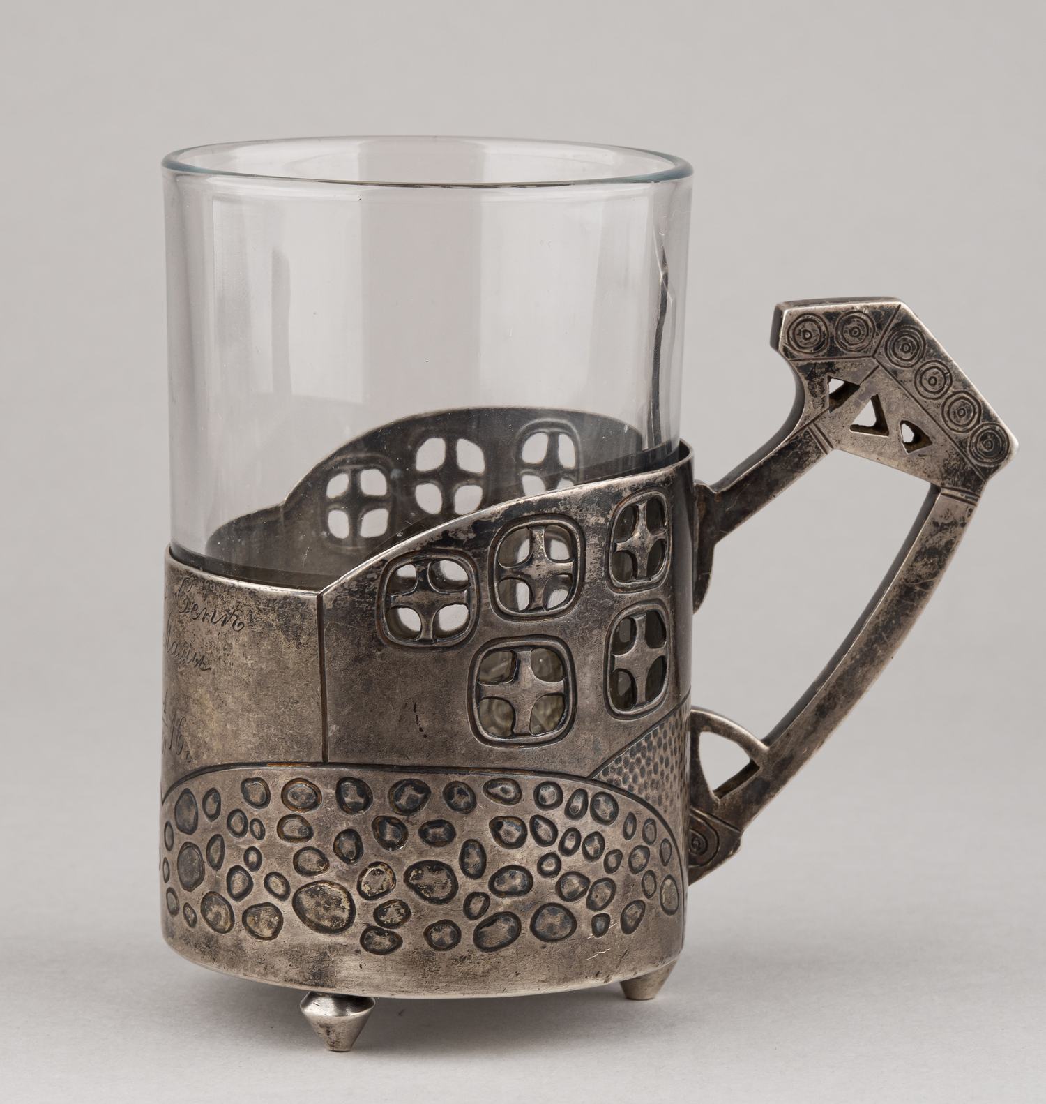 Подстаканник в стиле модерн . 
Россия, Москва, мастерская М.И. Соколовой, 1908.