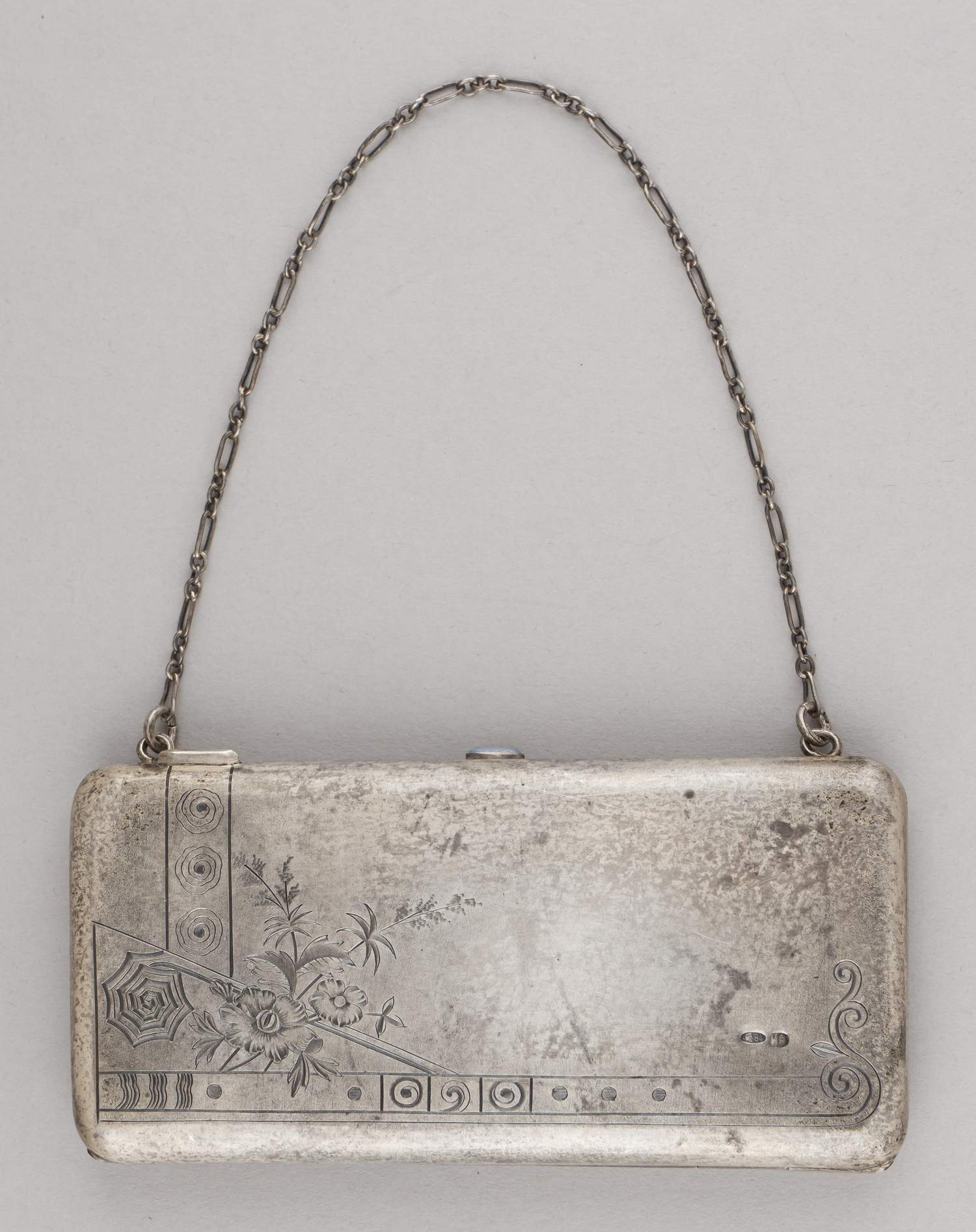 (Модерн) Сумочка театральная серебряная. 
Россия, Москва, мастер-монограммист «ИѲ», 1908–1917 годы.