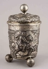 (1797) Кружка с крышкой с изображением сцен охоты на оленя. 
Россия, Санкт-Петербург, мастер-монограммист «А.З», 1797.
