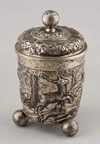 (1797) Кружка с крышкой с изображением сцен охоты на оленя. 
Россия, Санкт-Петербург, мастер-монограммист «А.З», 1797.
