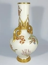 (Royal Worcester) Ваза с изображением цветов из серии «Blush Ivory». Англия, завод Royal Worcester, 1885-1889-е годы.