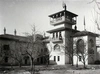 (ИСУ. Юсуповский дворец в Крыму) Тарелка «Орлиный залетъ». Россия, Фарфоровая мастерская Строгановского училища, автор росписи – Н.П. Гаттенбергер, 1912.