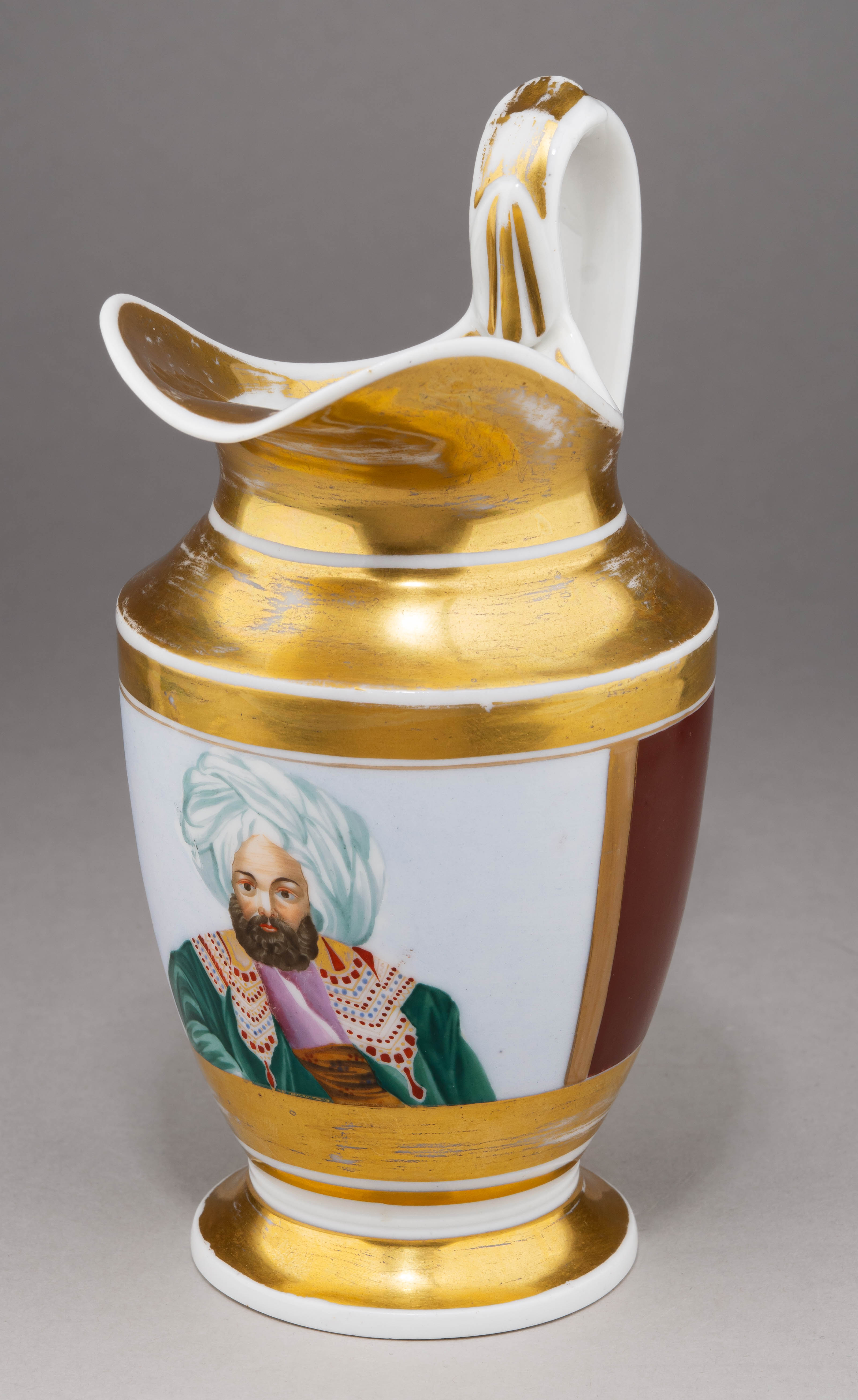 (Сафронов) Молочник с портретом визиря.<br>Россия,  Завод А.Т. Сафронова, 1820–1840-е годы.